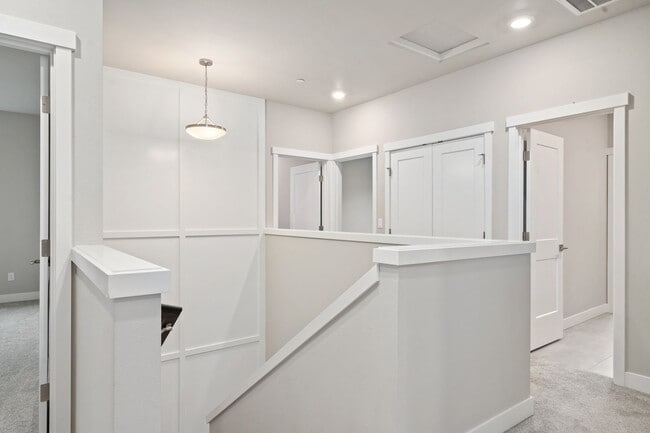 Building Photo - Newer 4-Bedroom Home in Bremerton