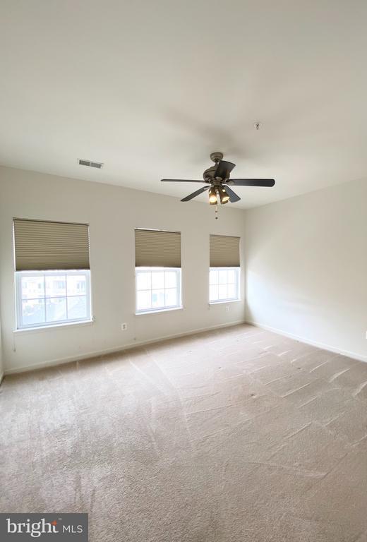 Building Photo - 2663 Manhattan Pl