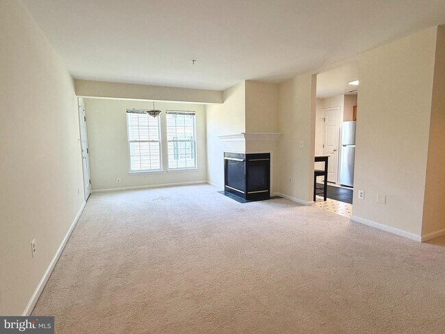 Building Photo - 7501 Calderon Ct