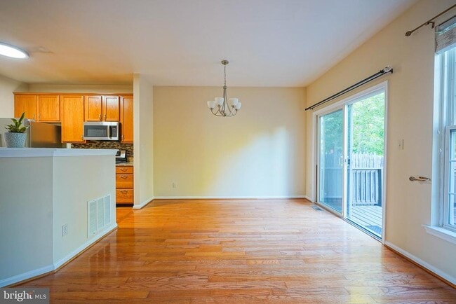 Building Photo - 443 Tuvira Ln