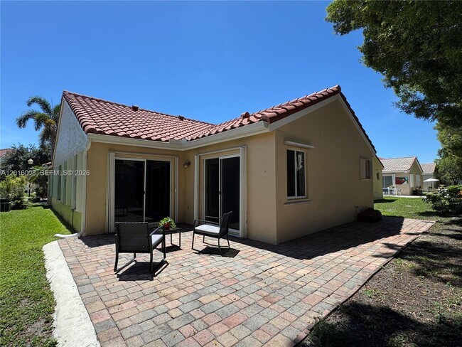 Building Photo - 854 San Remo Dr