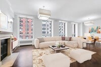 Building Photo - 330 E 72nd St