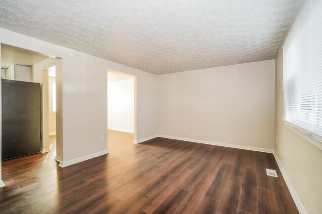 Building Photo - 4005 Vermilion Ave