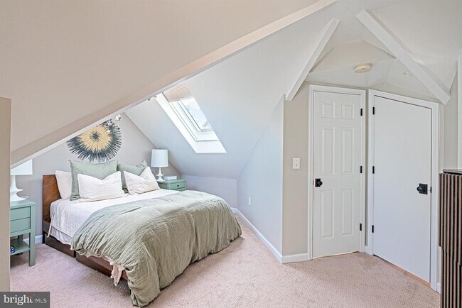 Building Photo - 3350 17th St NW