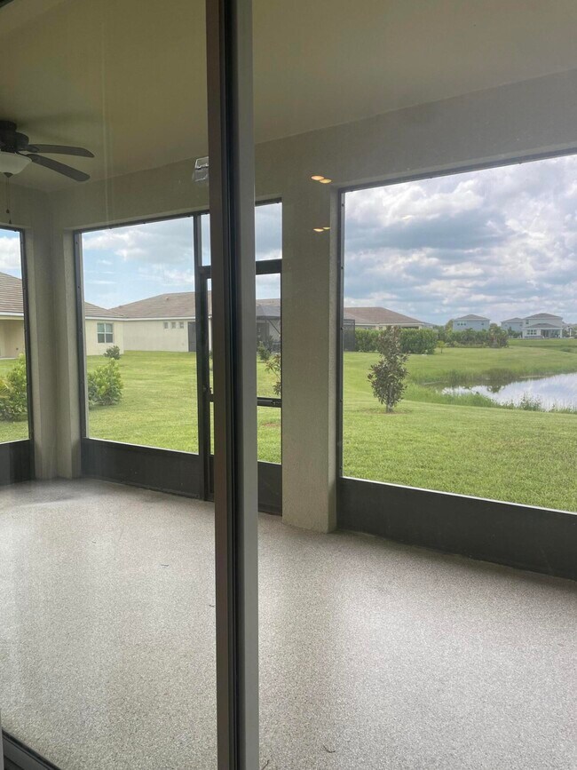 Building Photo - 12432 Arabella Dr