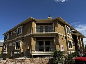 Building Photo - Beautiful 2 Bedroom Condo on the West Side of Colorado Springs