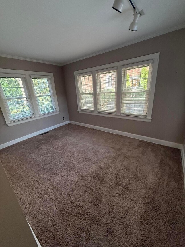 Building Photo - 2629 E Broad St