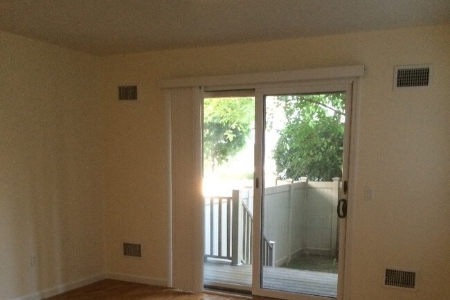 Building Photo - 42 Dunwood Rd