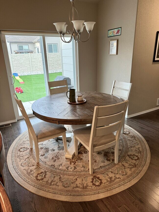 Building Photo - 9958 Golf Crest Dr