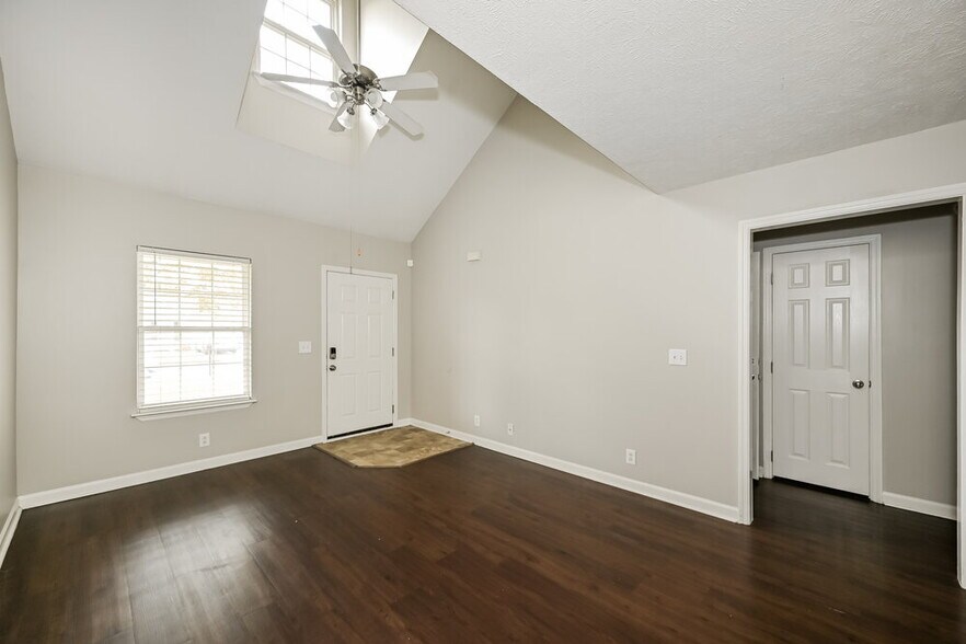 Building Photo - 2726 Apostle Ln