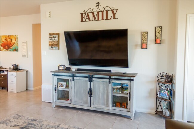 Building Photo - 10201 Waterwall Ln