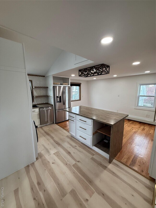 Building Photo - 51 Mt Joy Pl