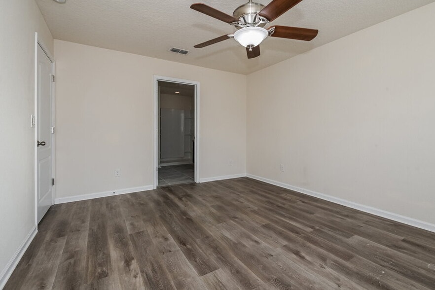 Building Photo - 1944 Rock Springs Way