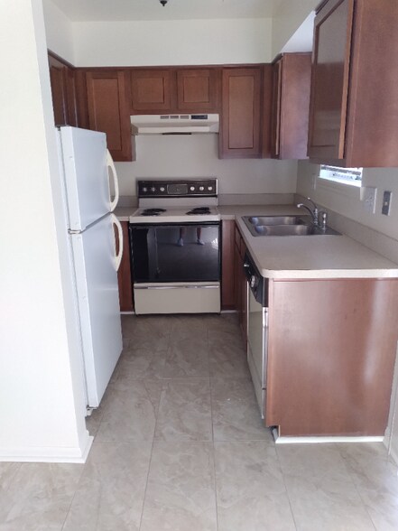 Building Photo - 1868 N Main St