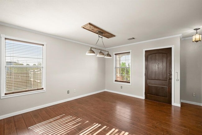 Building Photo - 12028 Plains Valley Dr