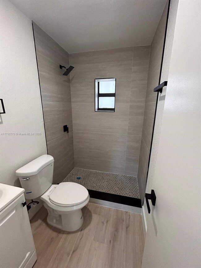 Building Photo - 2 bedroom in Dania FL 33004