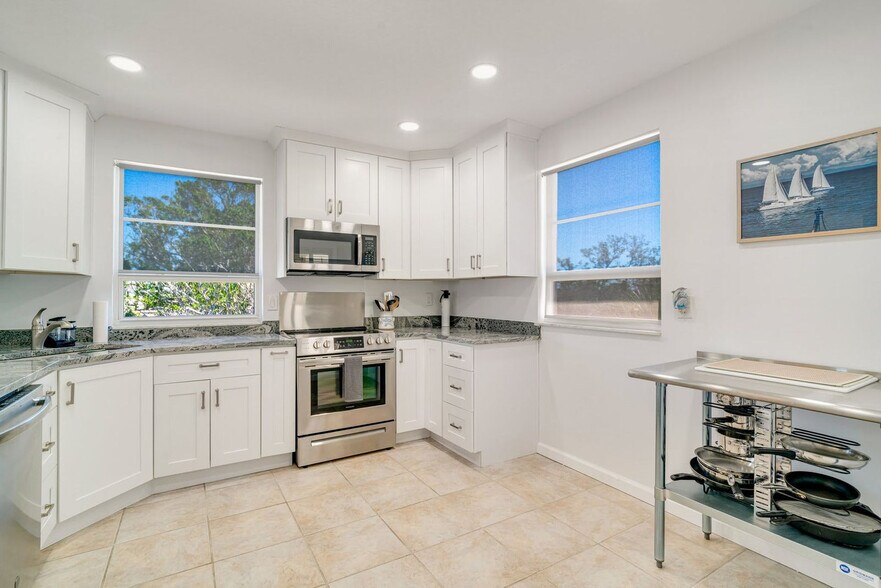 Building Photo - 4330 Falmouth Dr