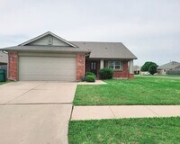 Building Photo - Welcome Home!!