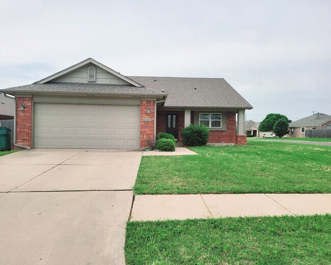 Building Photo - Welcome Home!!
