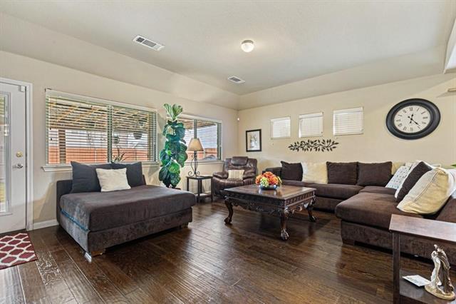 Building Photo - 2106 Blakehill Dr