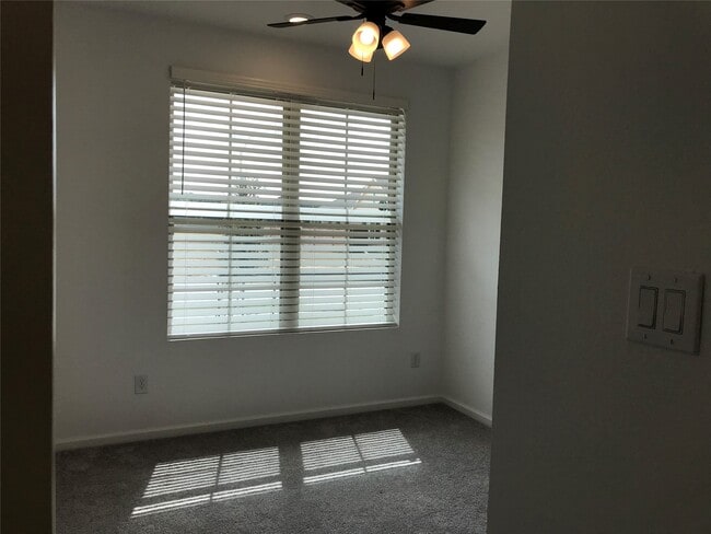 Building Photo - 28813 Bobcat Run Dr
