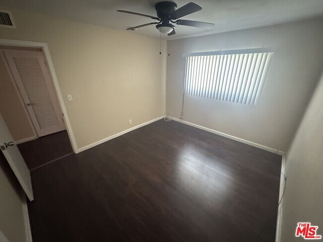 Building Photo - 10432 Crenshaw Blvd