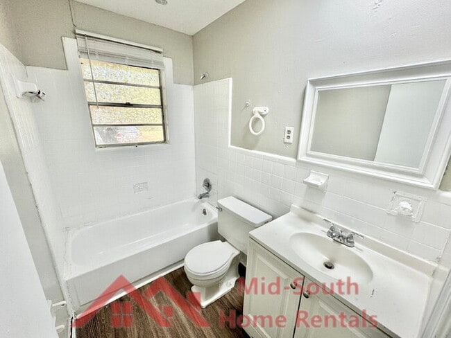 Building Photo - 2168 Carnes Ave