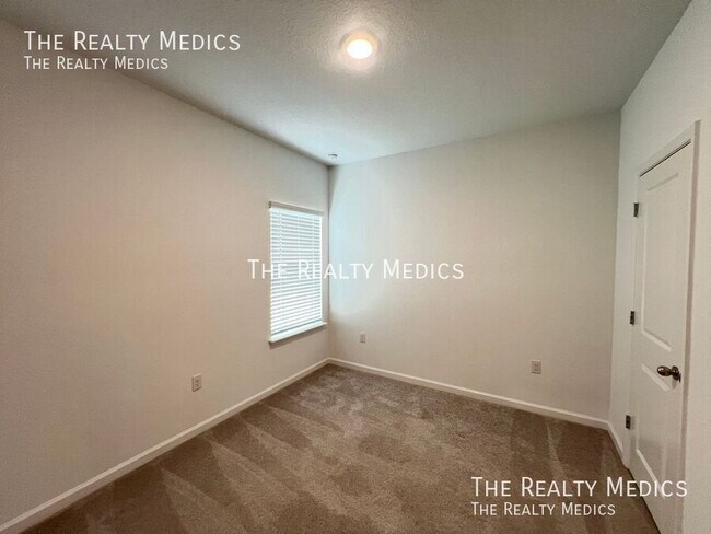 Building Photo - 9301 SW 58th Cir