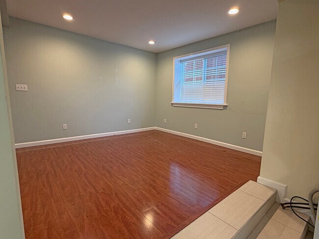 Building Photo - 2539 Grande Vista Ave