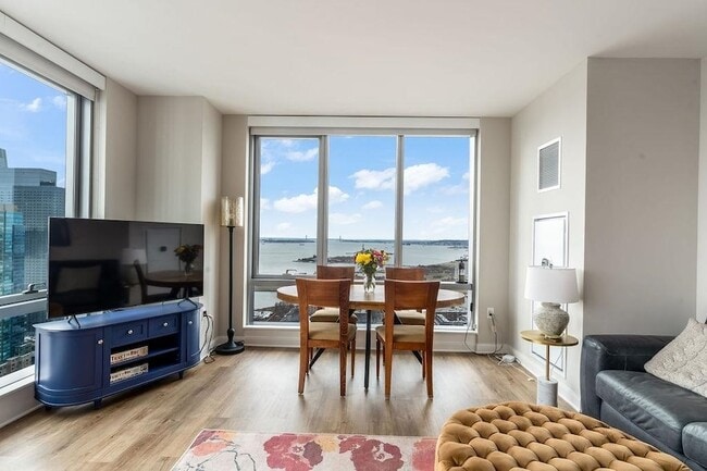 Building Photo - 25 Christopher Columbus Dr