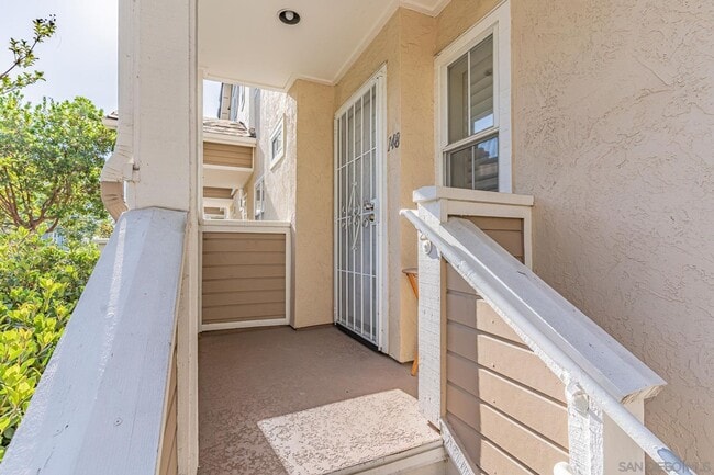 Building Photo - Its has that WOW Factor! Great Location and Spacious 3 Bedroom Available Early May!