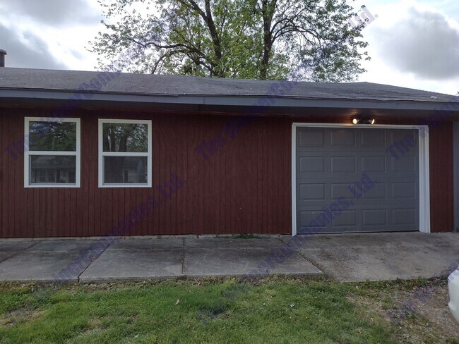 Building Photo - Available August 1st 2026!