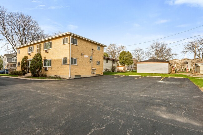 Building Photo - 517 Prairie Ave