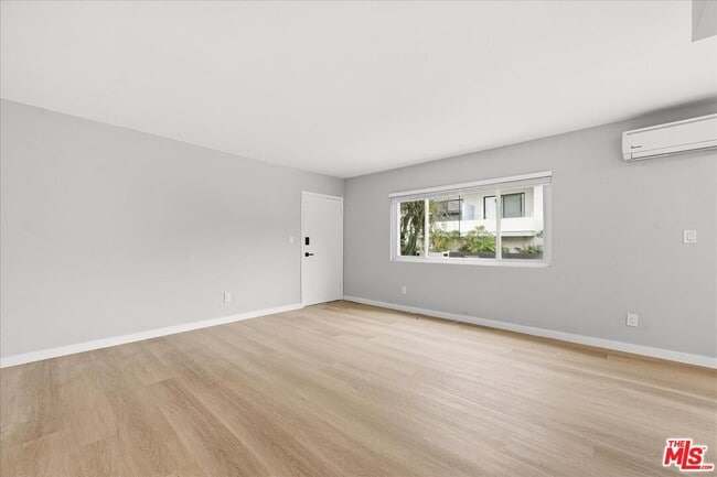 Building Photo - 3320 Pacific Ave