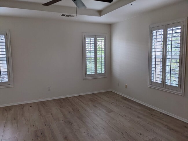 Building Photo - 720 S San Fernando Blvd
