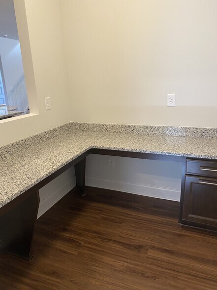 Building Photo - 1168 Carlisle Pl