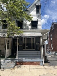 Building Photo - "Charming 3-Bedroom Townhouse with 2 Full Baths in Trenton's Heart!"
