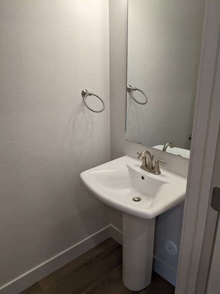 Building Photo - 448 S 1580 E