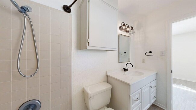 Building Photo - 4000 Tiffany Trail