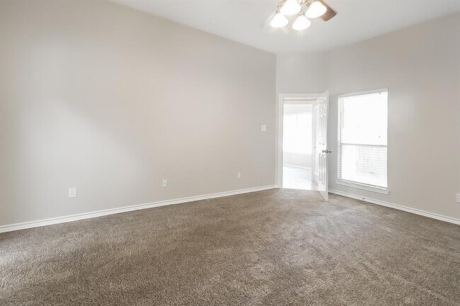 Building Photo - 2622 Eaglenest Ln