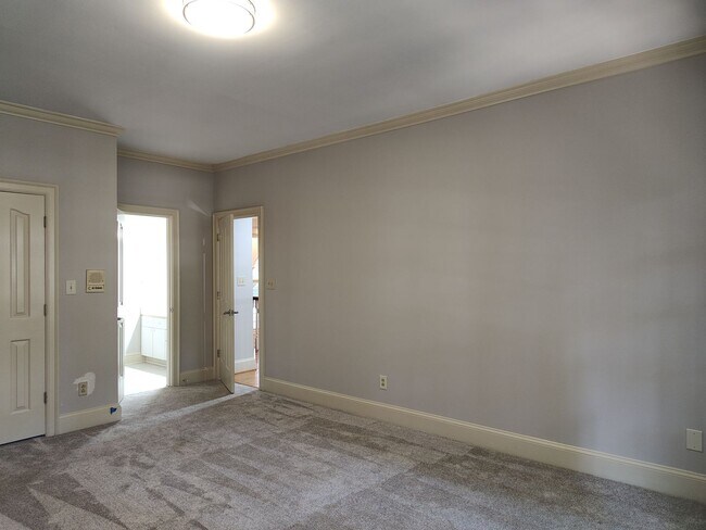Building Photo - Stunning home located in the Popular Piper Glenn Community!