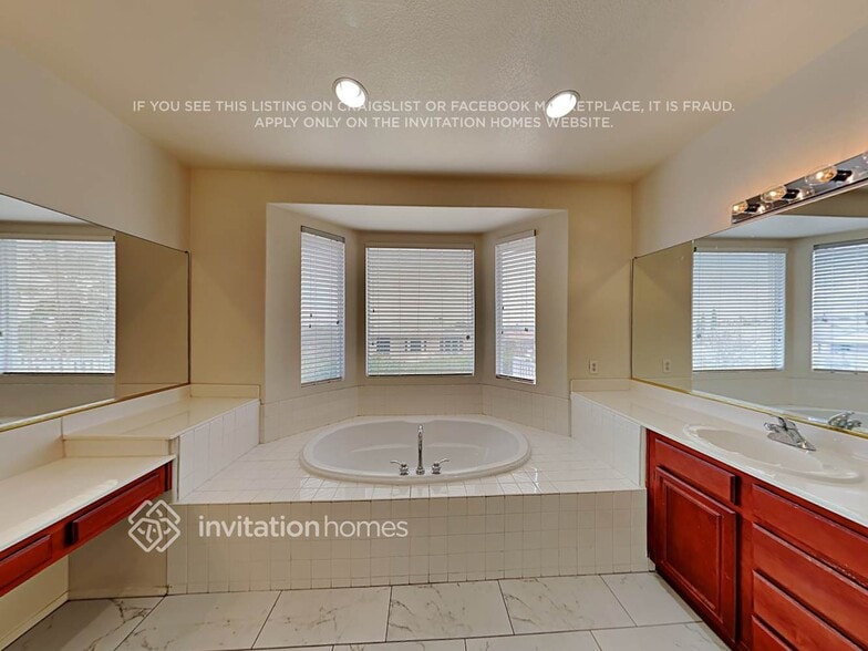 Building Photo - 3316 Chesterbrook Ct