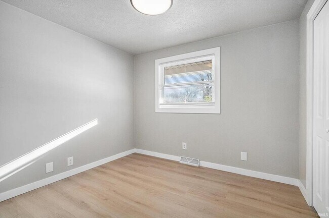 Building Photo - 24760 Lancer Dr