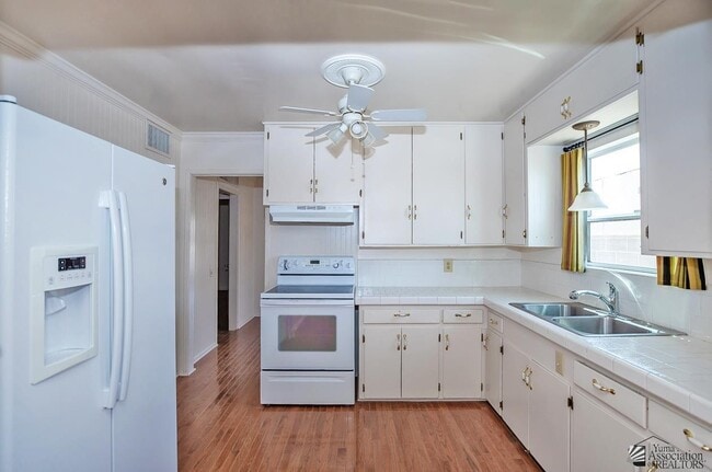 Building Photo - 1128 S 9th Ave