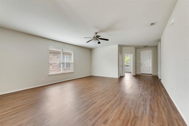 Building Photo - 1733 Oak Glen Dr