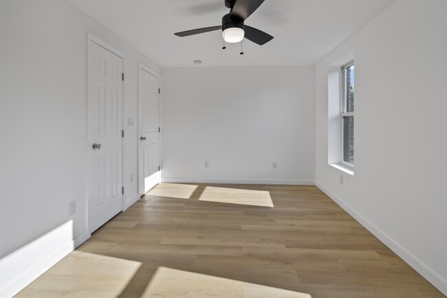 Building Photo - 105 S Poppleton St