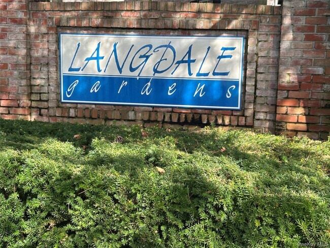 Primary Photo - 82-34 Langdale St