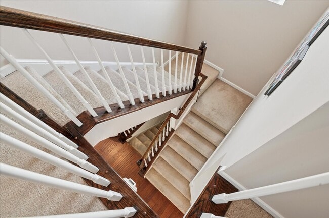 Building Photo - Stunning Town Home in Pike Creek