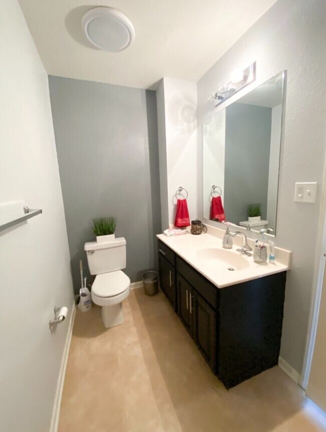 Building Photo - Italian Estates Property Management