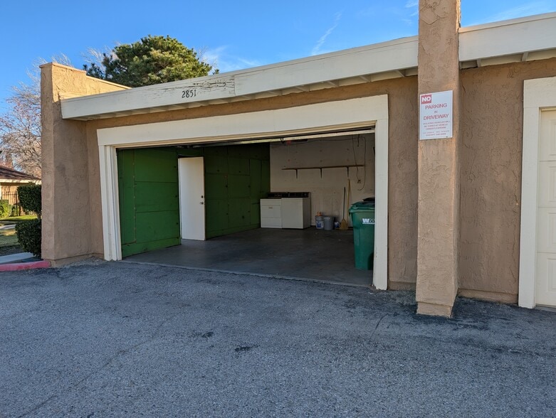 2-car garage - 2851 W Ave J4
